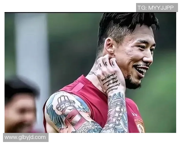 足球球星身上的纹身故事与背后隐藏的人生信念与独特个性解析